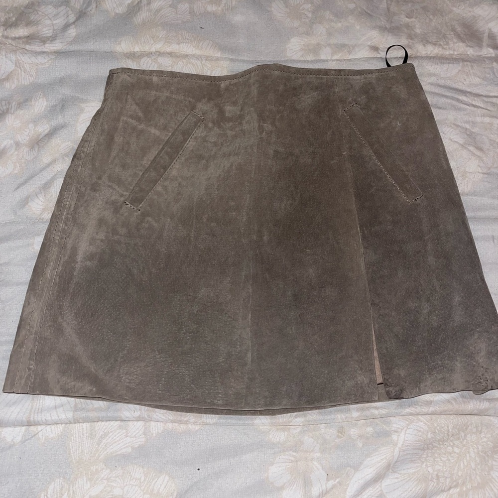 Blank NYC 100%suede mini skirt - size30
